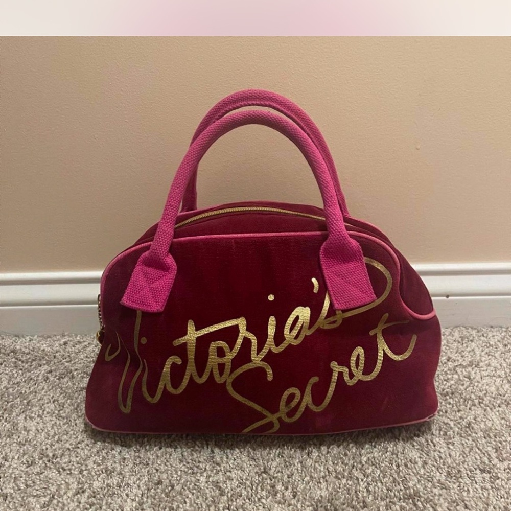 Victoria's Secret Pink and Gold Travel Bag with Elegant Design